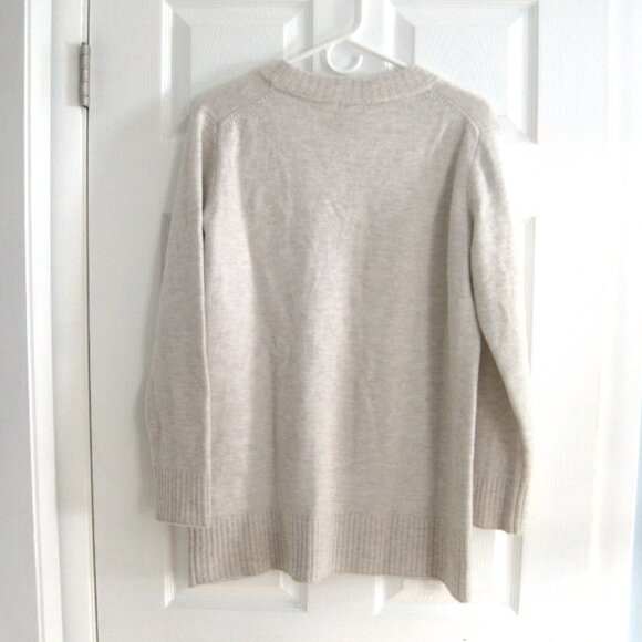Athleta Westwood V Neck Sweater Size M Cream Merino Wool Blend Ribbed Trim - Picture 7 of 10